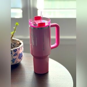 STANLEY X STARBUCKS 2024 - Winter Pink (Very slight flaw - read description)